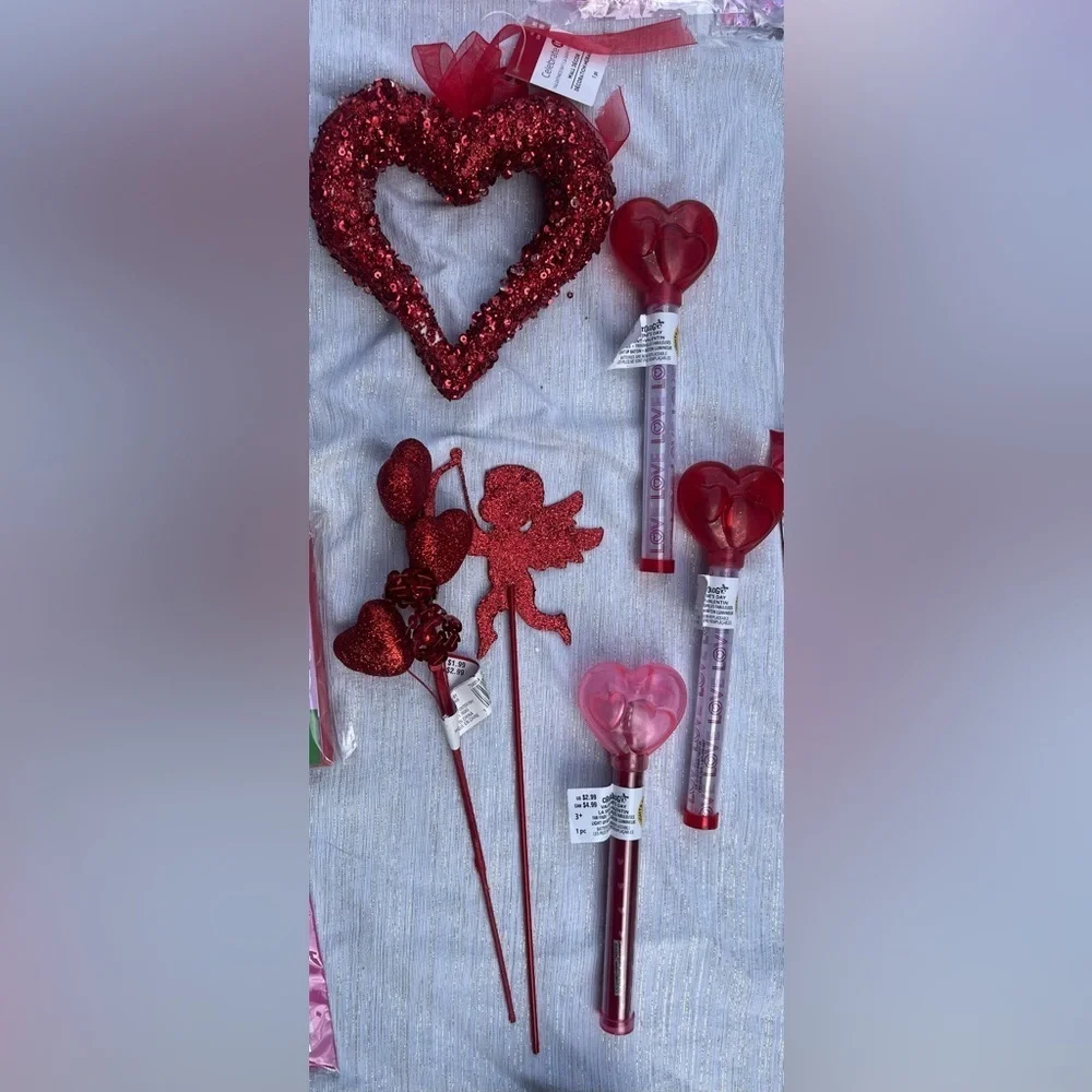NWT valentines decor & more bundle 18 items